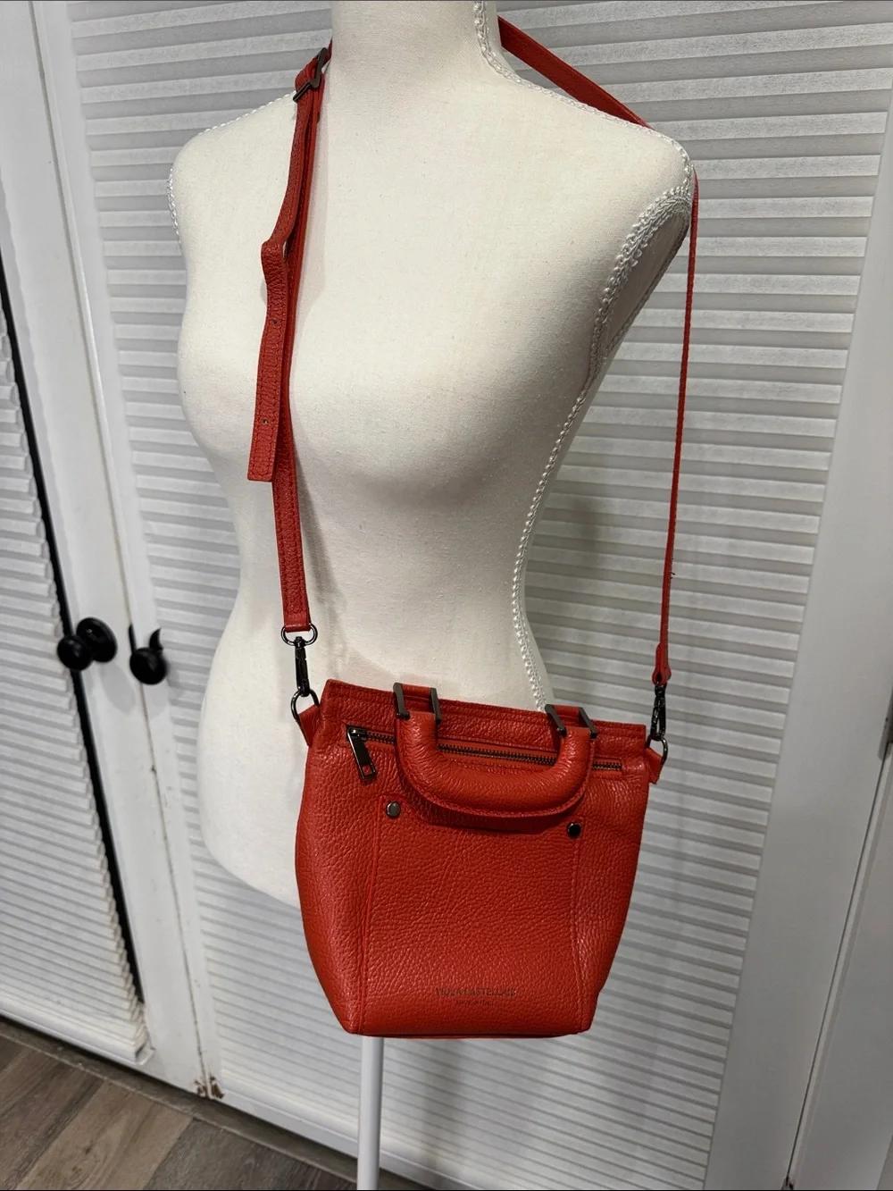 Viola Castellani Italian leather orange pebbled crossbody purse - Picture 4 of 4